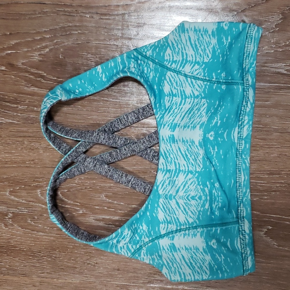 (10) Ivivva Athletica by Lululemon Athletica Youth Girl's Reversible Sports Bra